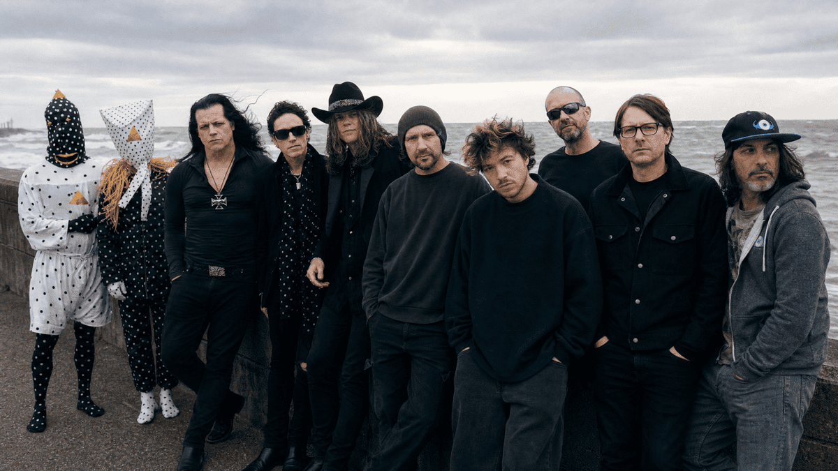 Group portrait of this week's top artists: R.E.M., Marillion, Pearl Jam, Sublime, Boards of Canada, Extreme