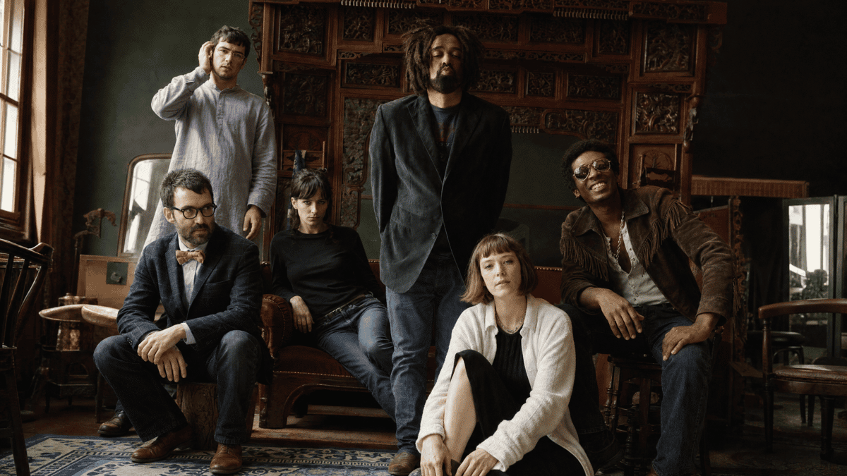 Group portrait of this week's top artists: The Beta Band, Eels, The Charlatans, Elastica, Counting Crows, Mojave 3
