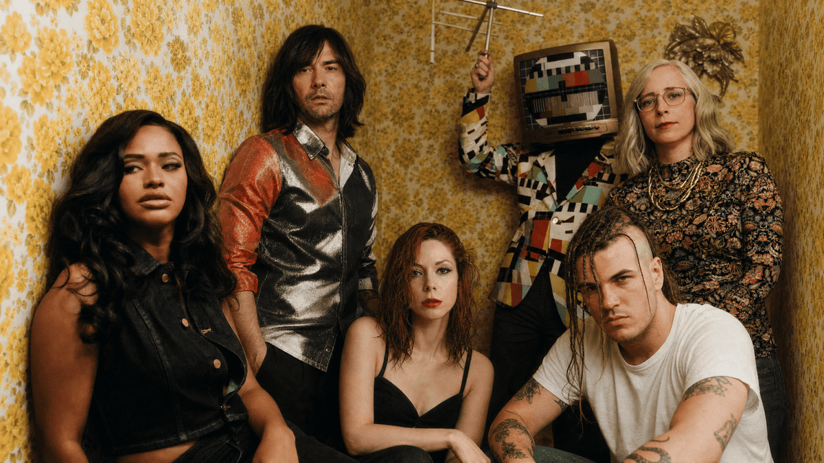 Group portrait of this week's top artists: Primal Scream, Dodgy, The Anchoress, Lisa Loeb, Test Card, Laura Veirs