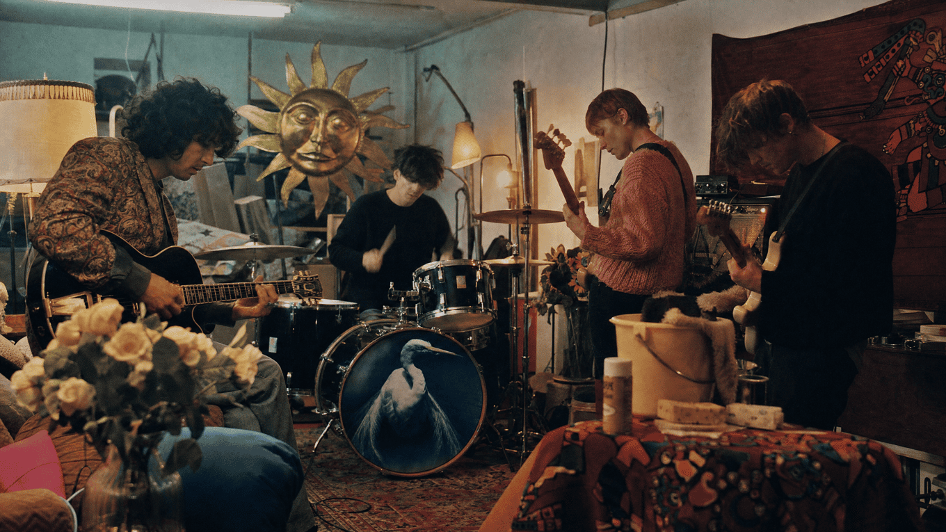 Gritty Rhythms Clash with Melodic Dreams in Sonic Convergence
